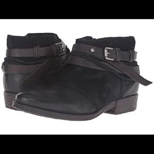 ❤️NWT ❤️Miz Mooz black short boots in size 42.